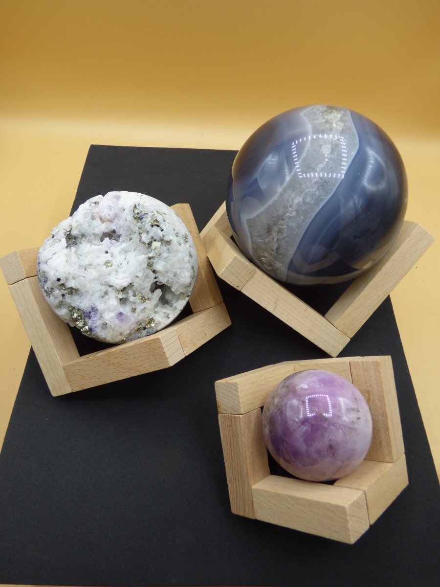 Holz Ständer für Kugeln groß XL Edelstein Dekoration Ständer Kristall Altar Haus Energie Wohnen Heilstein Geschenk Sammler Vitrine Sockel - Art of Nature Berlin