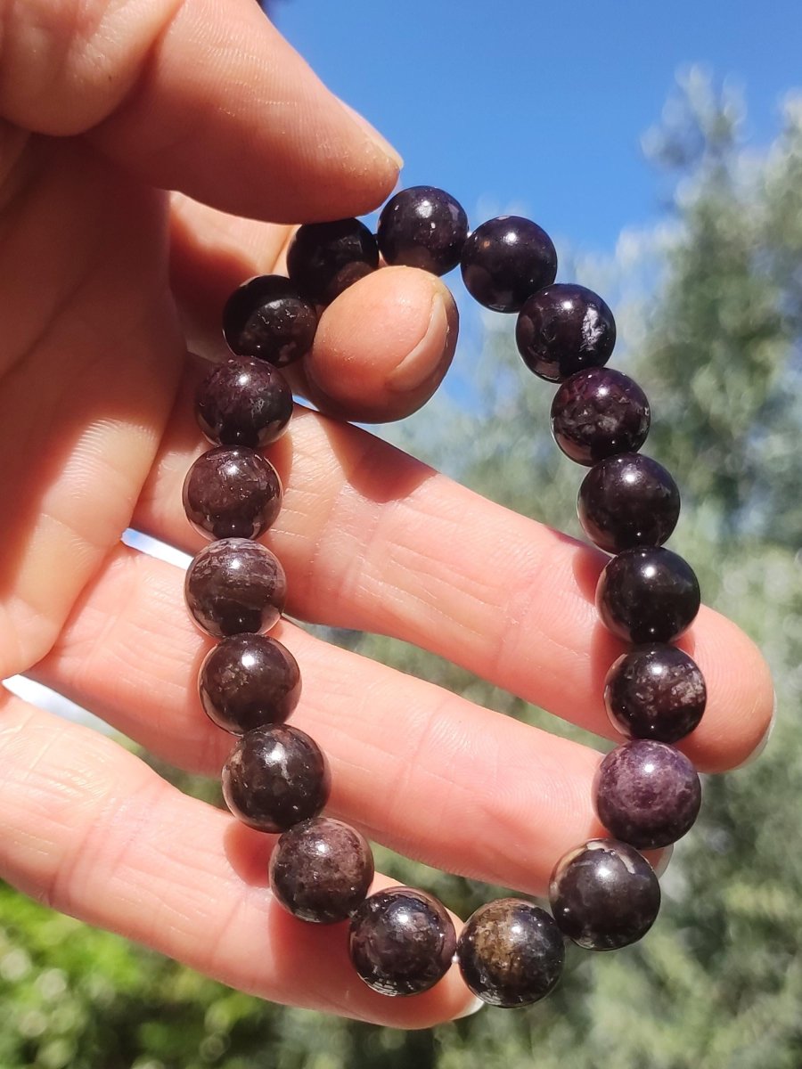 10mm Bustamit Sugilith Sugilite Edelstein Armband Perlen Heilstein Energie Natur Echt Rarität Selten Schmuck Frau Mann Er Sie Mutter - Art of Nature Berlin
