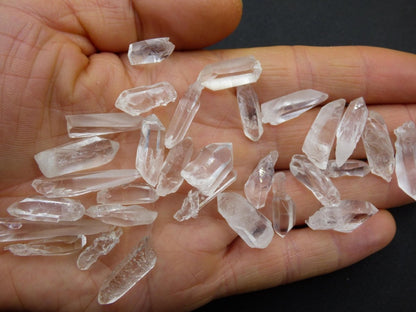 20/50g Lemurian Laser Quarz AAA Kristall Spitze Point Sammler Stufe Rarität Edelstein Deko Heilstein Wasserstein Energie Natur Klar - Art of Nature Berlin