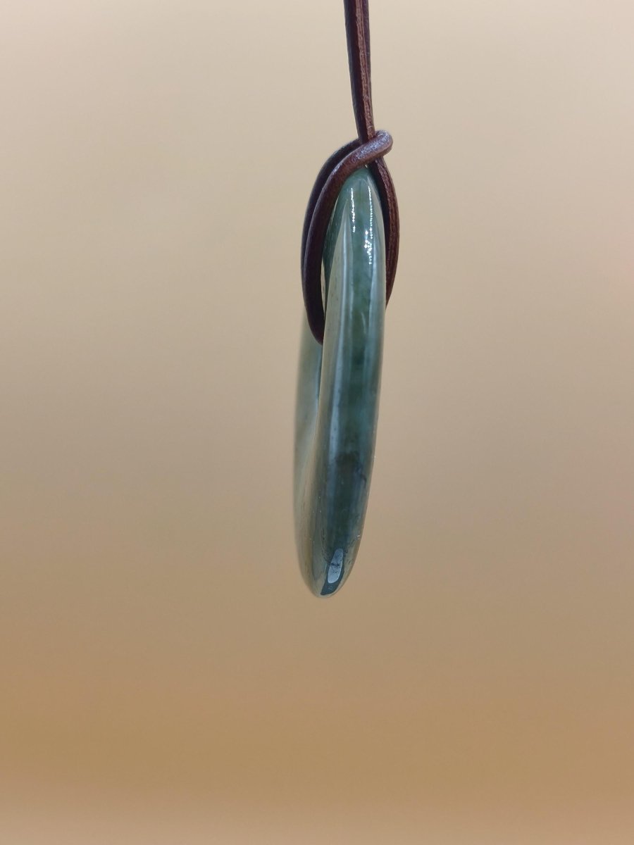 40mm Burma Jade *Rarität* ~ Edelstein Kette Mann Frau Natur Heilstein Kraft Energie Rarität Kristall Er Sie Anhänger Natur Geschenk grün - Art of Nature Berlin