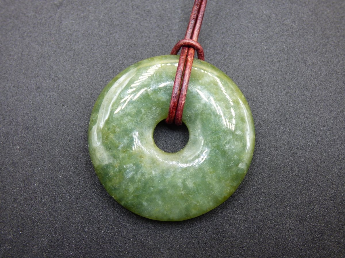 40mm Burma Jade *Rarität* ~ Edelstein Kette Mann Frau Natur Heilstein Kraft Energie Rarität Kristall Er Sie Anhänger Natur Geschenk grün - Art of Nature Berlin