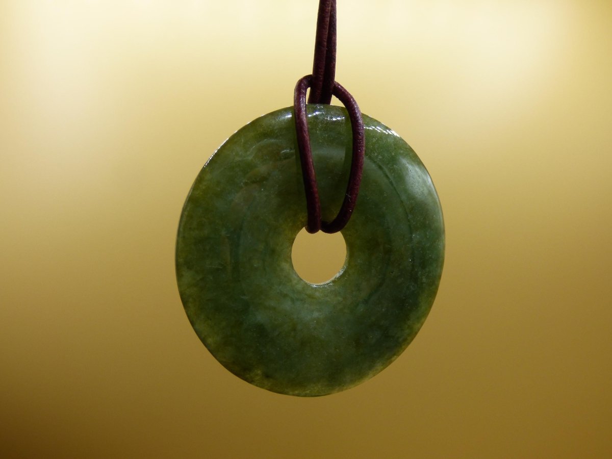 40mm Burma Jade *Rarität* ~ Edelstein Kette Mann Frau Natur Heilstein Kraft Energie Rarität Kristall Er Sie Anhänger Natur Geschenk grün - Art of Nature Berlin