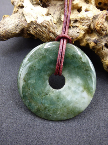 40mm Burma Jade *Rarität* ~ Edelstein Kette Mann Frau Natur Heilstein Kraft Energie Rarität Kristall Er Sie Anhänger Natur Geschenk grün - Art of Nature Berlin