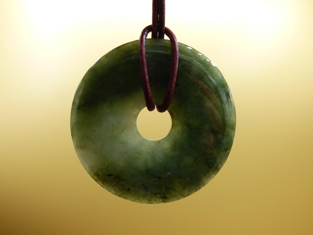 40mm Burma Jade *Rarität* ~ Edelstein Kette Mann Frau Natur Heilstein Kraft Energie Rarität Kristall Er Sie Anhänger Natur Geschenk grün - Art of Nature Berlin