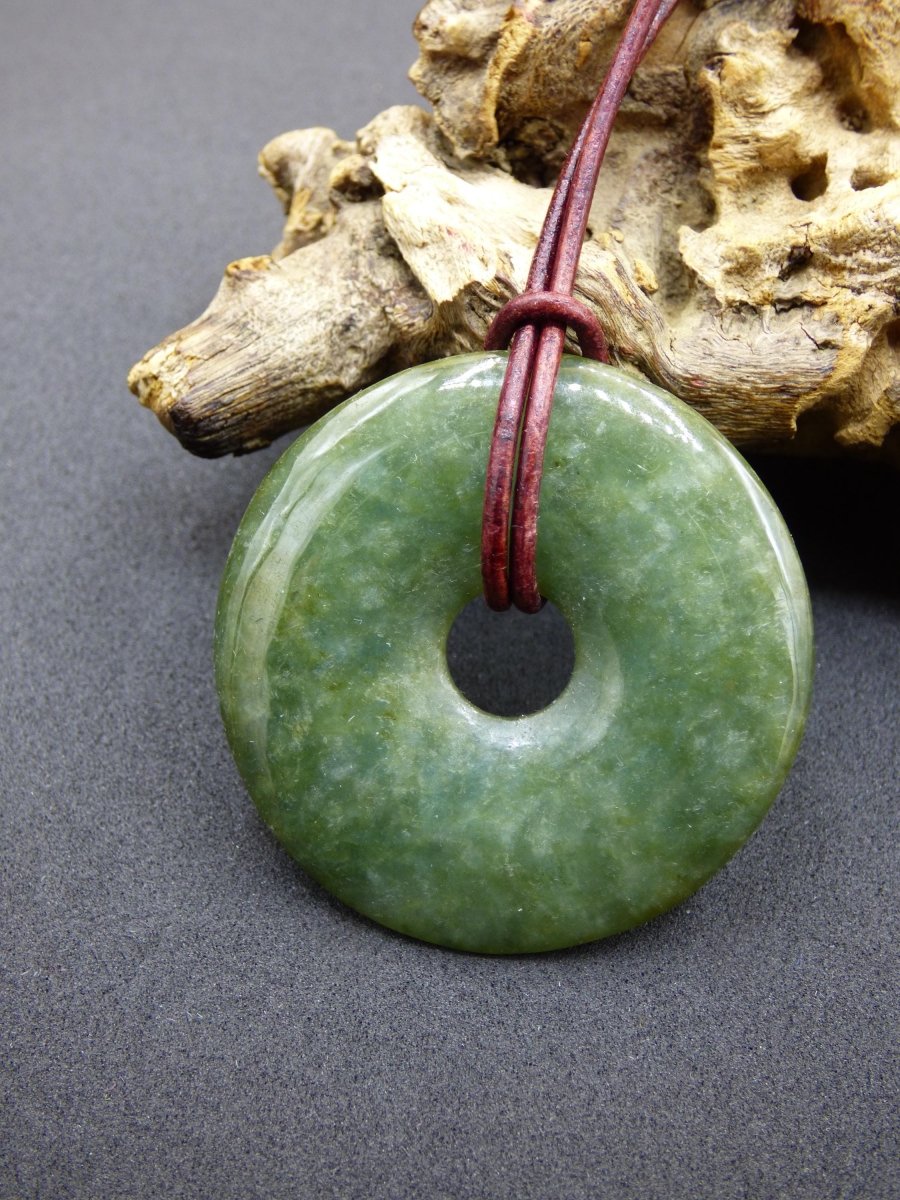 40mm Burma Jade *Rarität* ~ Edelstein Kette Mann Frau Natur Heilstein Kraft Energie Rarität Kristall Er Sie Anhänger Natur Geschenk grün - Art of Nature Berlin