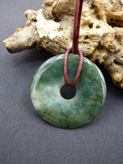 40mm Burma Jade *Rarität* ~ Edelstein Kette Mann Frau Natur Heilstein Kraft Energie Rarität Kristall Er Sie Anhänger Natur Geschenk grün - Art of Nature Berlin