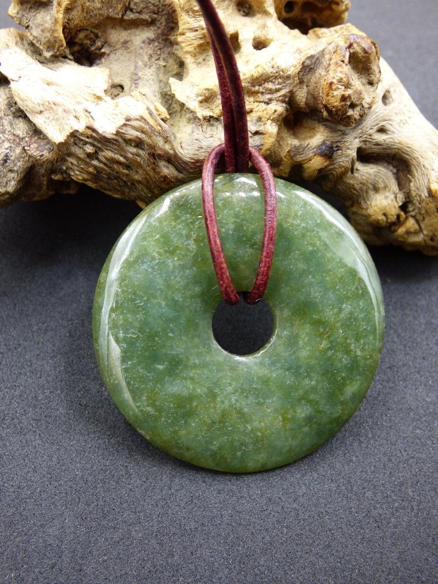 40mm Burma Jade *Rarität* ~ Edelstein Kette Mann Frau Natur Heilstein Kraft Energie Rarität Kristall Er Sie Anhänger Natur Geschenk grün - Art of Nature Berlin