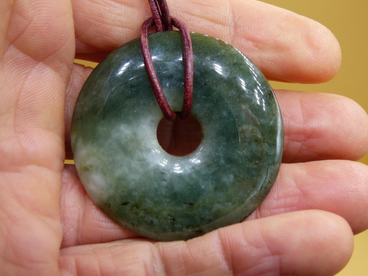 40mm Burma Jade *Rarität* ~ Edelstein Kette Mann Frau Natur Heilstein Kraft Energie Rarität Kristall Er Sie Anhänger Natur Geschenk grün - Art of Nature Berlin
