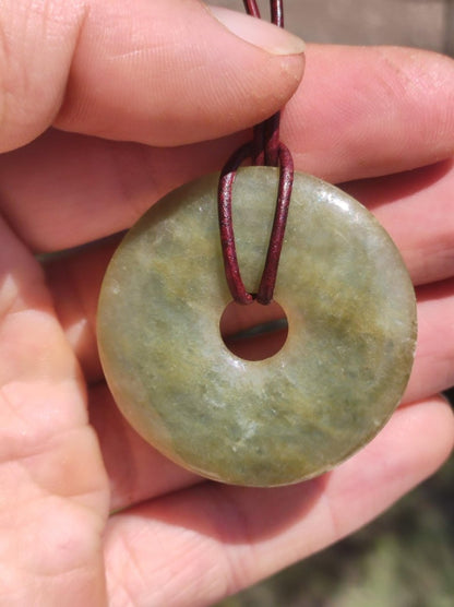 40mm Burma Jade *Rarität* ~ Edelstein Kette Mann Frau Natur Heilstein Kraft Energie Rarität Kristall Er Sie Anhänger Natur Geschenk grün - Art of Nature Berlin