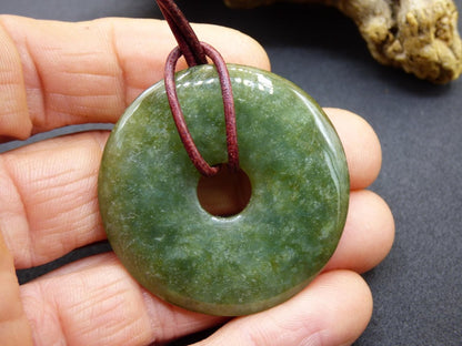 40mm Burma Jade *Rarität* ~ Edelstein Kette Mann Frau Natur Heilstein Kraft Energie Rarität Kristall Er Sie Anhänger Natur Geschenk grün - Art of Nature Berlin