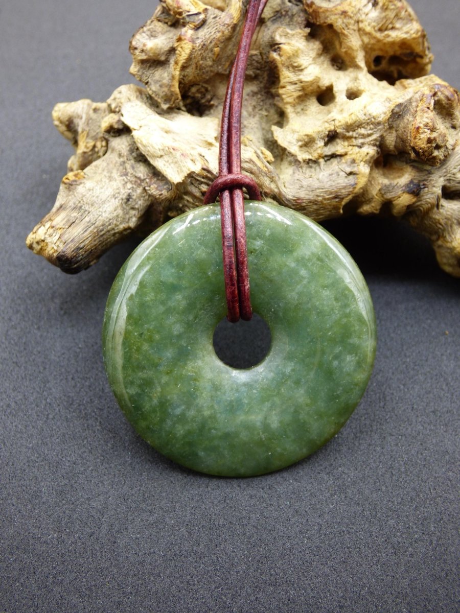 40mm Burma Jade *Rarität* ~ Edelstein Kette Mann Frau Natur Heilstein Kraft Energie Rarität Kristall Er Sie Anhänger Natur Geschenk grün - Art of Nature Berlin