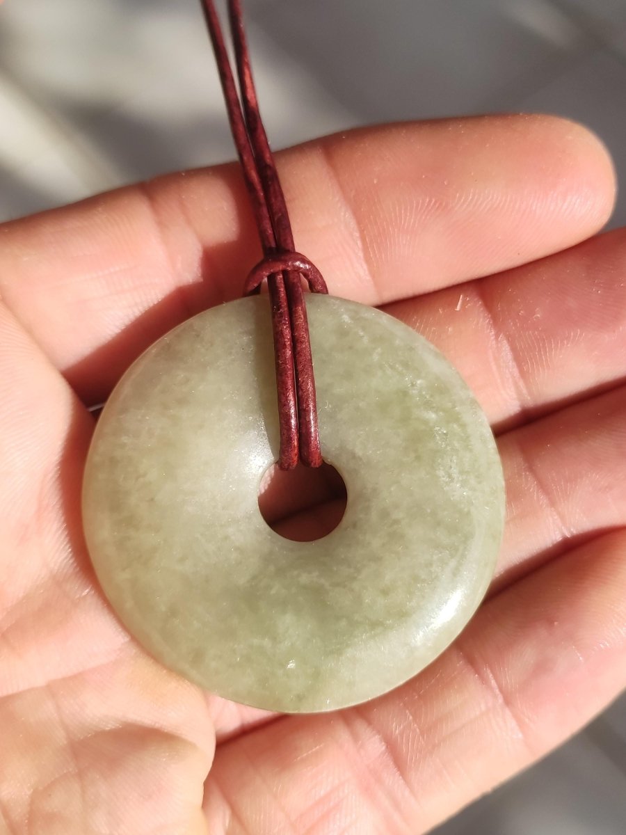 40mm Burma Jade *Rarität* ~ Edelstein Kette Mann Frau Natur Heilstein Kraft Energie Rarität Kristall Er Sie Anhänger Natur Geschenk grün - Art of Nature Berlin