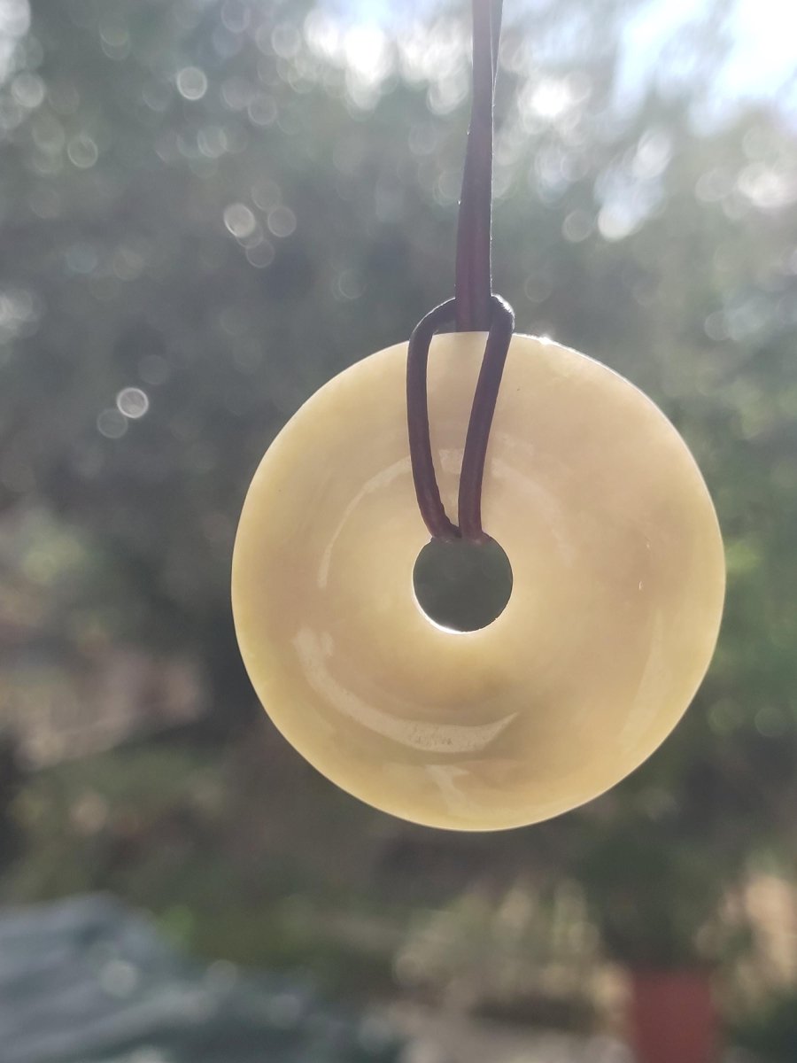 40mm Burma Jade *Rarität* ~ Edelstein Kette Mann Frau Natur Heilstein Kraft Energie Rarität Kristall Er Sie Anhänger Natur Geschenk grün - Art of Nature Berlin