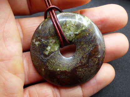 40mm Drachenblut / Drachenjaspis / Epidot Quarz Edelstein Kette grün Mann Frau Heilstein Glück Tibet Ethno Hippie Natur Rarität Geschenk - Art of Nature Berlin
