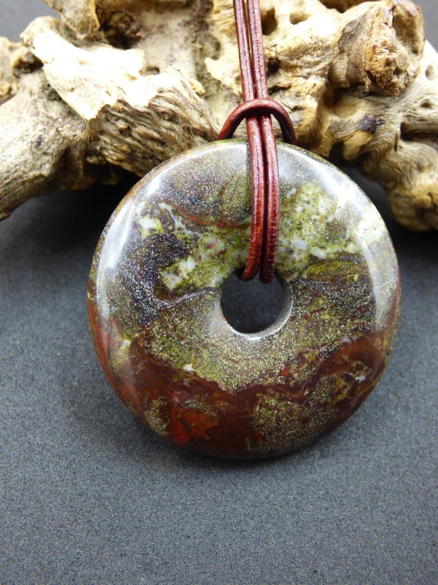 40mm Drachenblut / Drachenjaspis / Epidot Quarz Edelstein Kette grün Mann Frau Heilstein Glück Tibet Ethno Hippie Natur Rarität Geschenk - Art of Nature Berlin