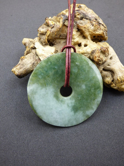 50mm Burma Jade *Rarität* ~ Edelstein Kette Mann Frau Natur Heilstein Kraft Energie Rarität Kristall Er Sie Anhänger Natur Geschenk grün - Art of Nature Berlin