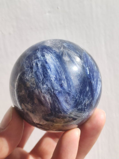 60mm Cyanit Kyanit Disthen Sapparit blau AAA Edelstein Kugel Deko Sphere Sammler Mineral Stufe Heilstein Wohn Natur Qualität Selten Rarität - Art of Nature Berlin