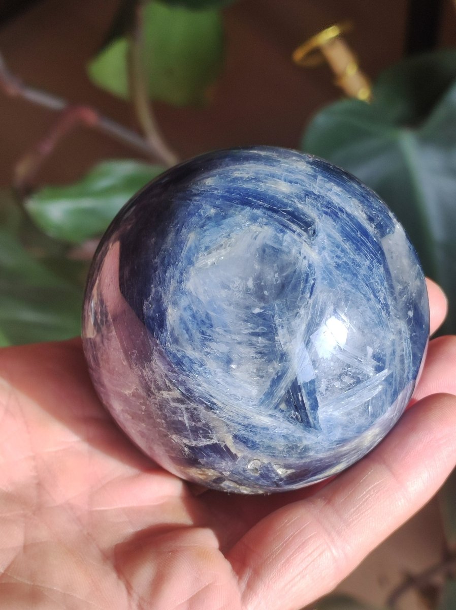 65mm Cyanit Kyanit Disthen Sapparit blau AAA Edelstein Kugel Deko Sphere Sammler Mineral Stufe Heilstein Wohn Natur Qualität Selten Rarität - Art of Nature Berlin