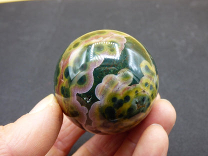 8 Adern Ocean Jaspis Orbicular bunt - Edelstein Kugel Natur Heilstein Deko Kristall Geschenk Er Sie Mann Frau Haus Wohnung Energie Selten - Art of Nature Berlin