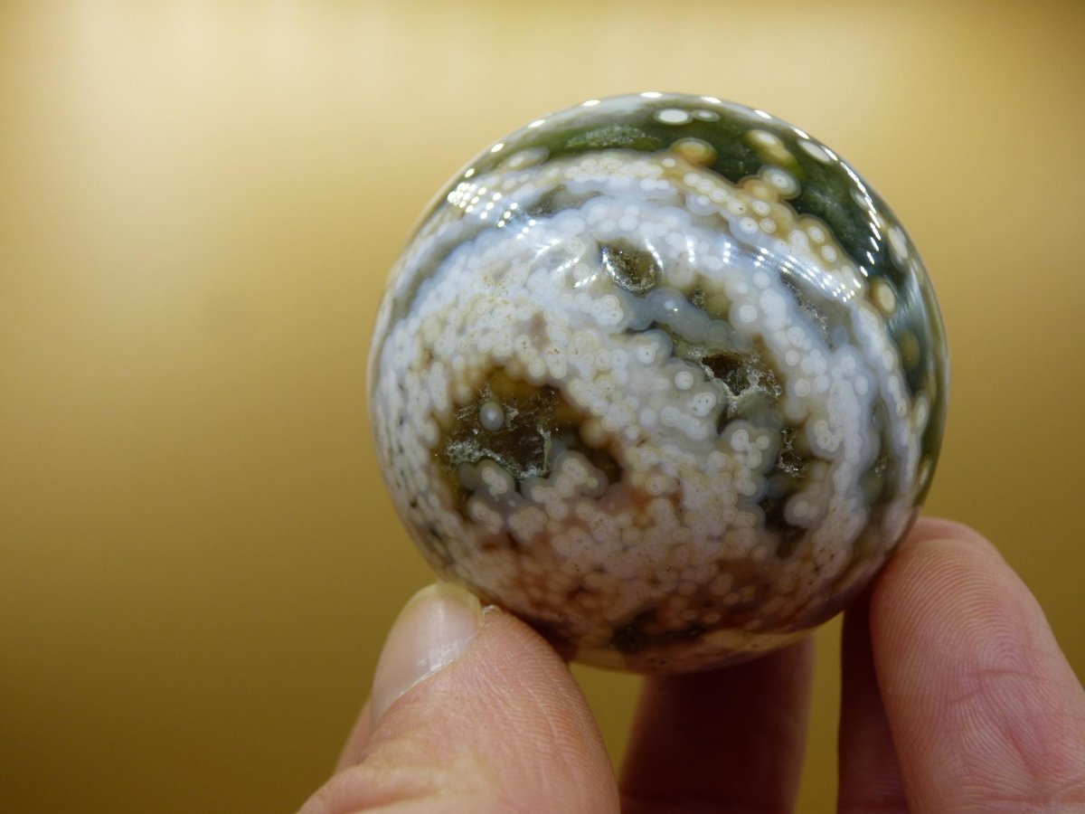8 Adern Ocean Jaspis Orbicular gelb grün weiß Edelstein Kugel Rarität Natur Heilstein Deko Kristall Geschenk Er Sie Mann Frau Energie Selten - Art of Nature Berlin