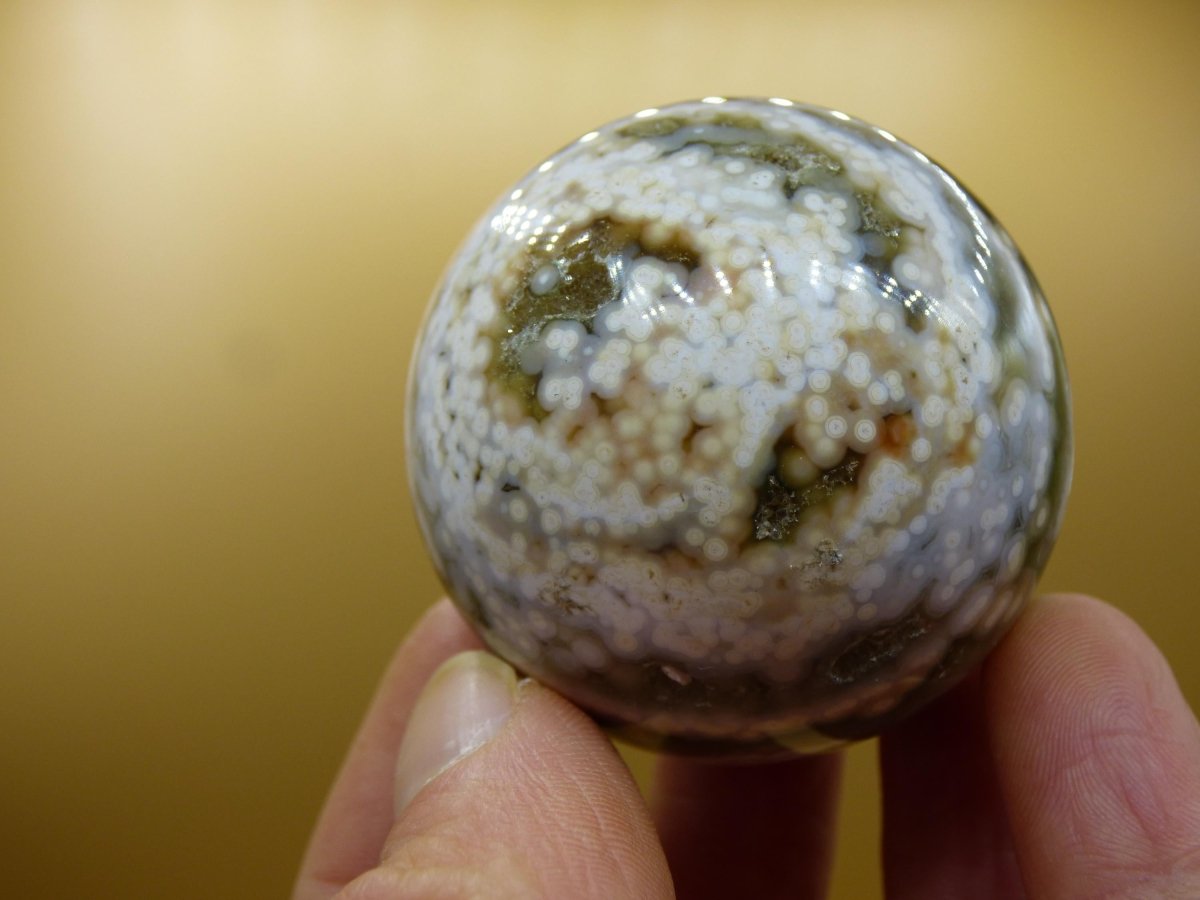 8 Adern Ocean Jaspis Orbicular gelb grün weiß Edelstein Kugel Rarität Natur Heilstein Deko Kristall Geschenk Er Sie Mann Frau Energie Selten - Art of Nature Berlin