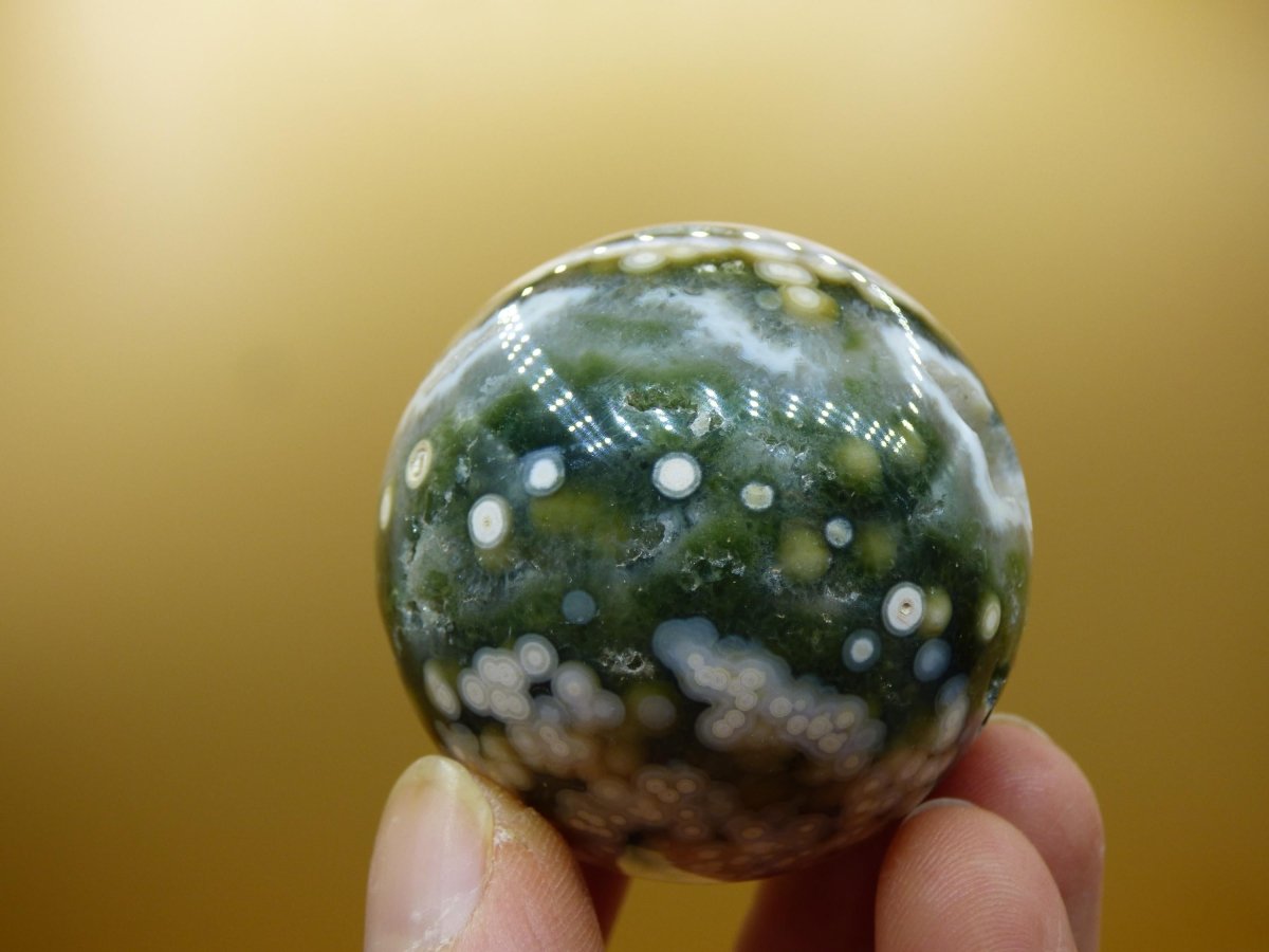 8 Adern Ocean Jaspis Orbicular gelb grün weiß Edelstein Kugel Rarität Natur Heilstein Deko Kristall Geschenk Er Sie Mann Frau Energie Selten - Art of Nature Berlin