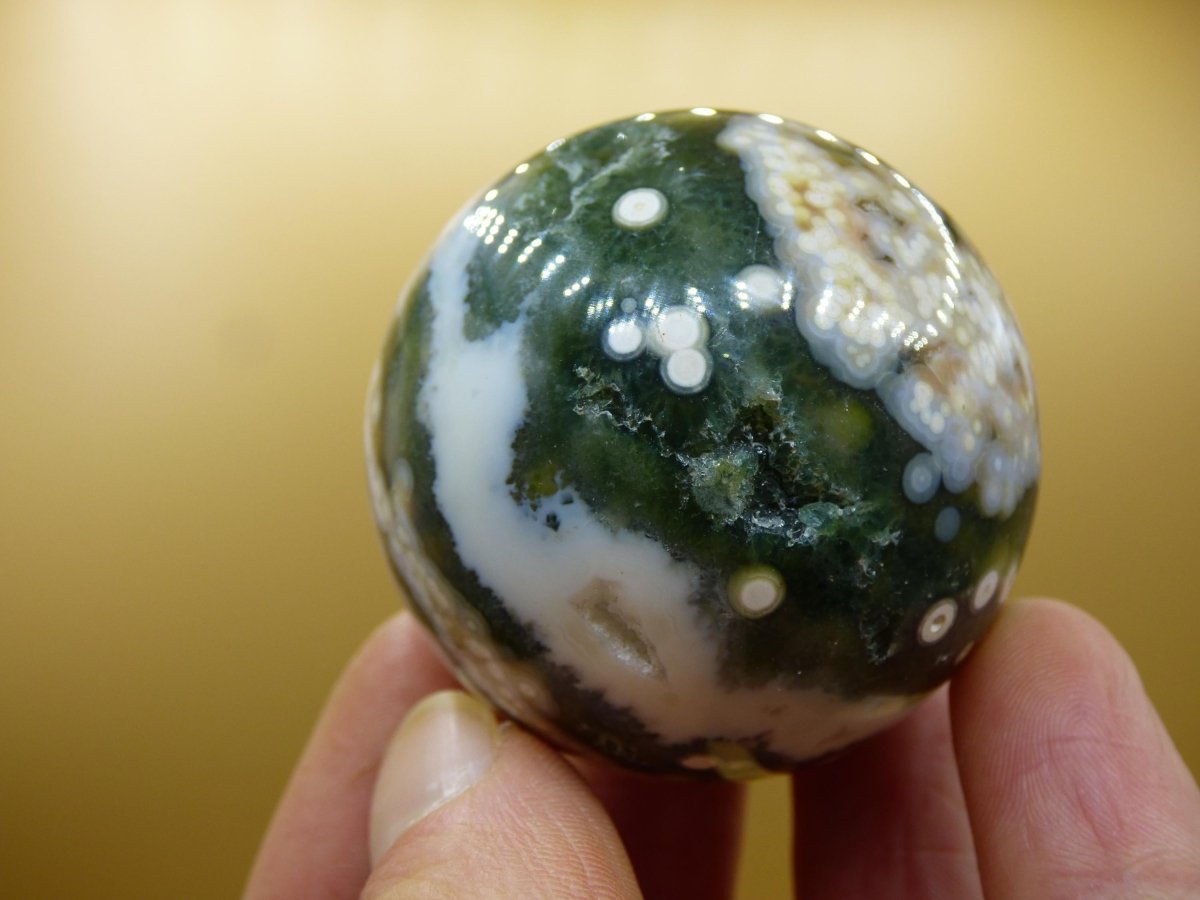 8 Adern Ocean Jaspis Orbicular gelb grün weiß Edelstein Kugel Rarität Natur Heilstein Deko Kristall Geschenk Er Sie Mann Frau Energie Selten - Art of Nature Berlin