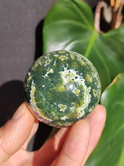 8 Adern Ocean Jaspis Orbicular grün - Edelstein Kugel Natur Heilstein Deko Kristall Geschenk Er Sie Mann Frau Haus Wohnung Energie Selten - Art of Nature Berlin