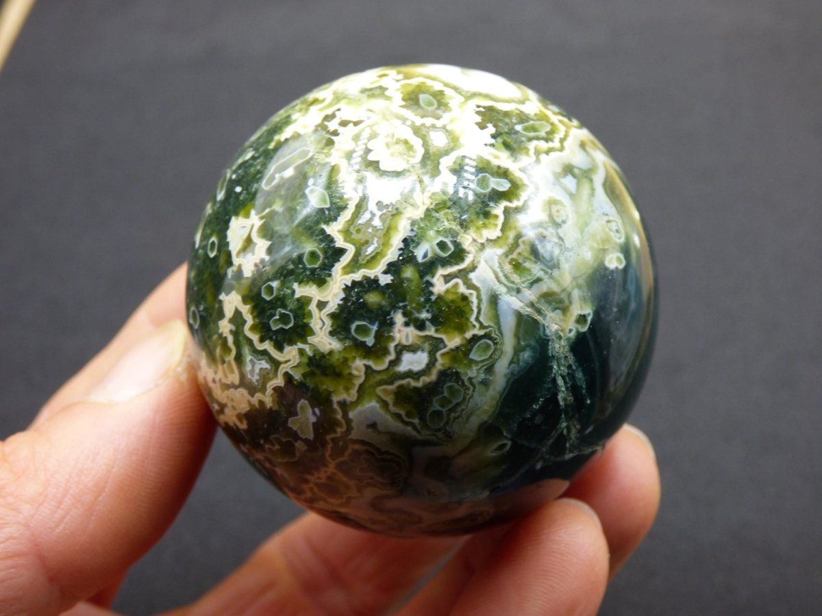 8 Adern Ocean Jaspis Orbicular grün - Edelstein Kugel Rarität Natur Heilstein Deko Kristall Geschenk Er Sie Mann Frau Haus Energie Selten - Art of Nature Berlin