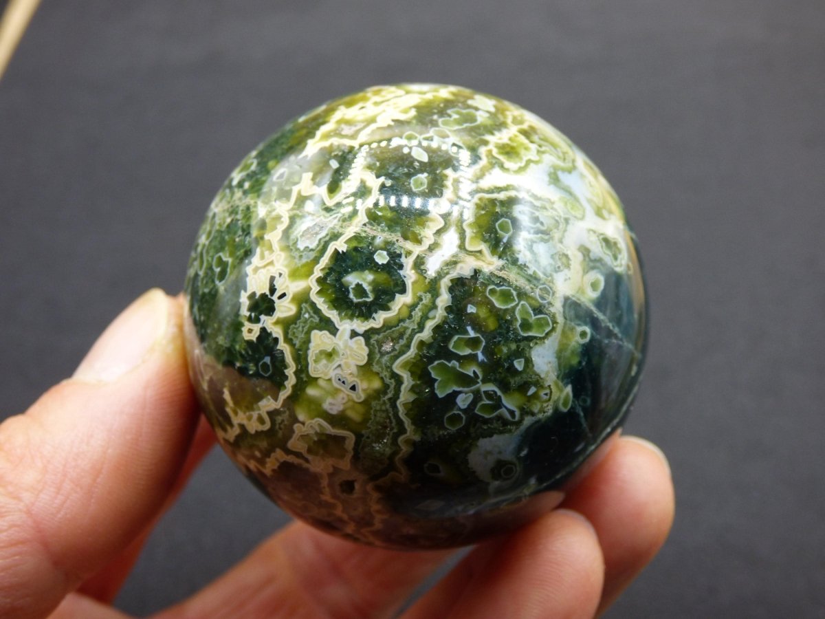 8 Adern Ocean Jaspis Orbicular grün - Edelstein Kugel Rarität Natur Heilstein Deko Kristall Geschenk Er Sie Mann Frau Haus Energie Selten - Art of Nature Berlin