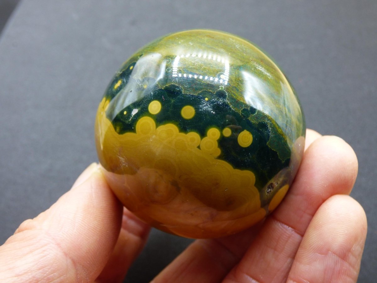 8 Adern Ocean Jaspis Orbicular grün gelb Edelstein Kugel Natur Heilstein Deko Kristall Geschenk Er Sie Mann Frau Haus Wohnung Energie Selten - Art of Nature Berlin