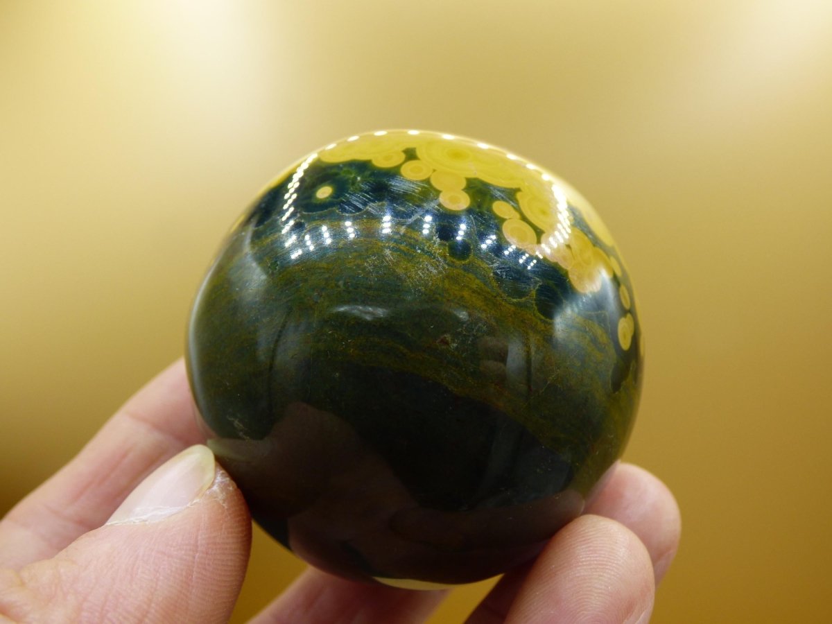 8 Adern Ocean Jaspis Orbicular grün gelb Edelstein Kugel Natur Heilstein Deko Kristall Geschenk Er Sie Mann Frau Haus Wohnung Energie Selten - Art of Nature Berlin