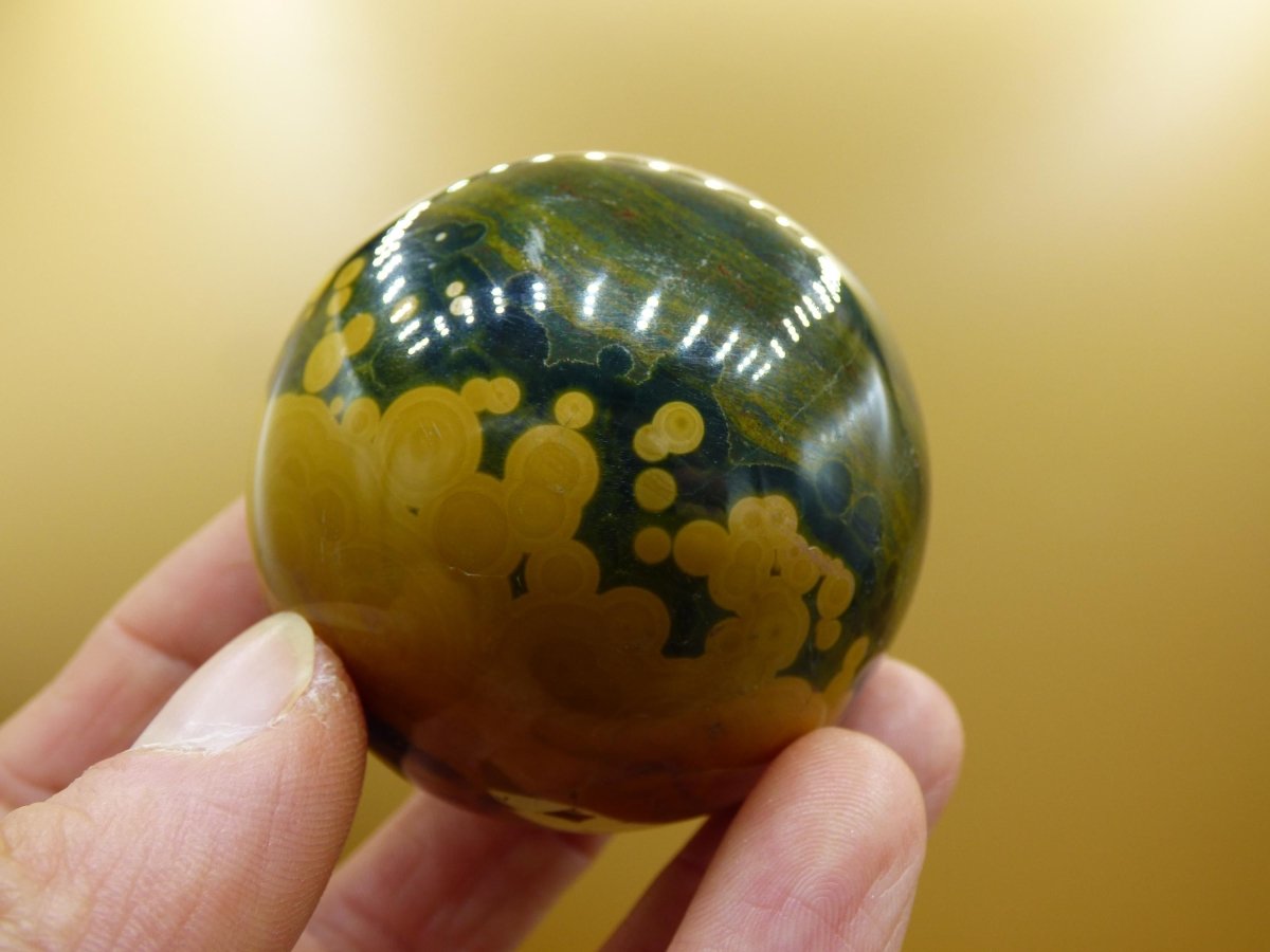 8 Adern Ocean Jaspis Orbicular grün gelb Edelstein Kugel Natur Heilstein Deko Kristall Geschenk Er Sie Mann Frau Haus Wohnung Energie Selten - Art of Nature Berlin
