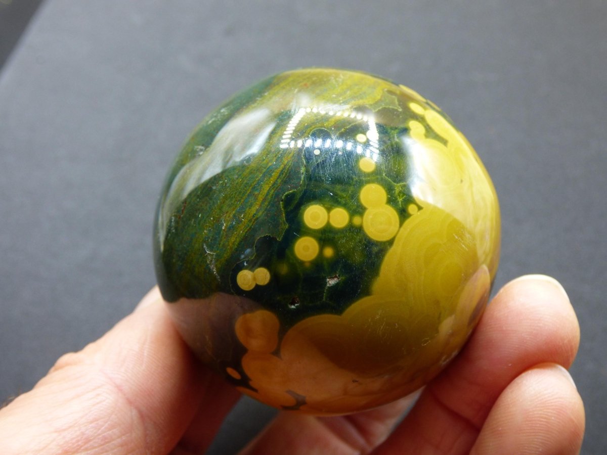 8 Adern Ocean Jaspis Orbicular grün gelb Edelstein Kugel Natur Heilstein Deko Kristall Geschenk Er Sie Mann Frau Haus Wohnung Energie Selten - Art of Nature Berlin