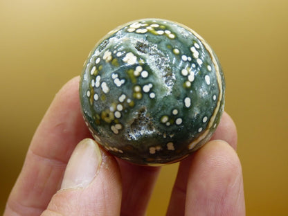 8 Adern Ocean Jaspis Orbicular grün gelb Edelstein Kugel Rarität Natur Heilstein Deko Kristall Geschenk Er Sie Mann Frau Haus Energie Selten - Art of Nature Berlin
