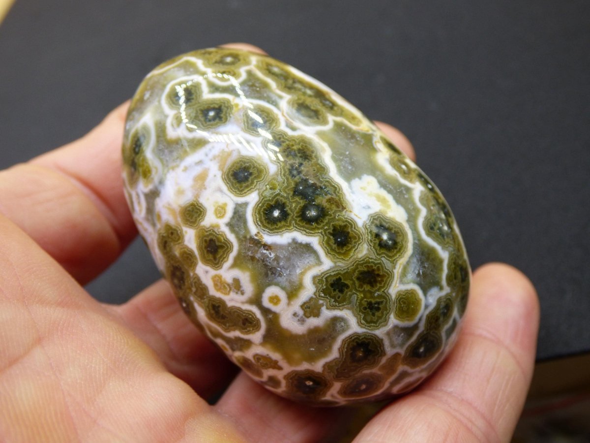 8 Adern Ocean Jaspis Orbicular grün gelb weiß - Edelstein Ei Kugel Natur Heilstein Deko Crystal Geschenk Er Sie Mann Frau Haus Wohnen Selten - Art of Nature Berlin