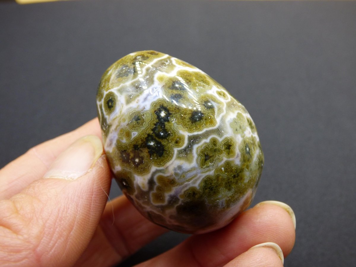 8 Adern Ocean Jaspis Orbicular grün gelb weiß - Edelstein Ei Kugel Natur Heilstein Deko Crystal Geschenk Er Sie Mann Frau Haus Wohnen Selten - Art of Nature Berlin