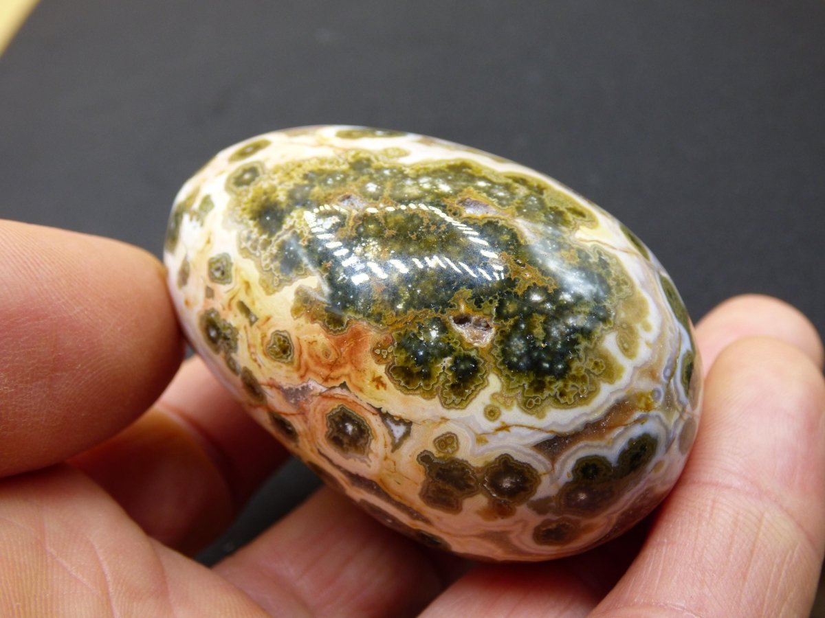 8 Adern Ocean Jaspis Orbicular grün gelb weiß - Edelstein Ei Kugel Natur Heilstein Deko Crystal Geschenk Er Sie Mann Frau Haus Wohnen Selten - Art of Nature Berlin