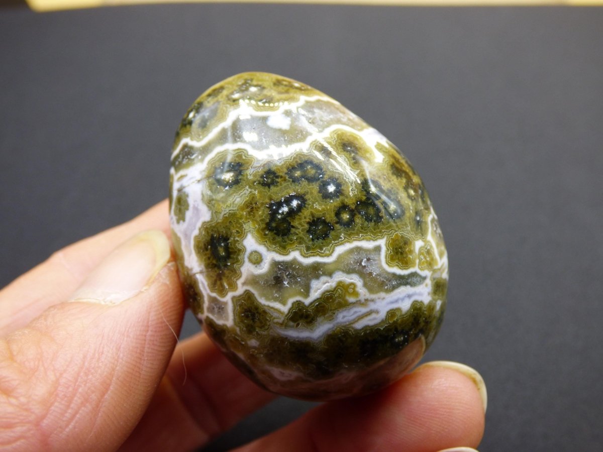 8 Adern Ocean Jaspis Orbicular grün gelb weiß - Edelstein Ei Kugel Natur Heilstein Deko Crystal Geschenk Er Sie Mann Frau Haus Wohnen Selten - Art of Nature Berlin