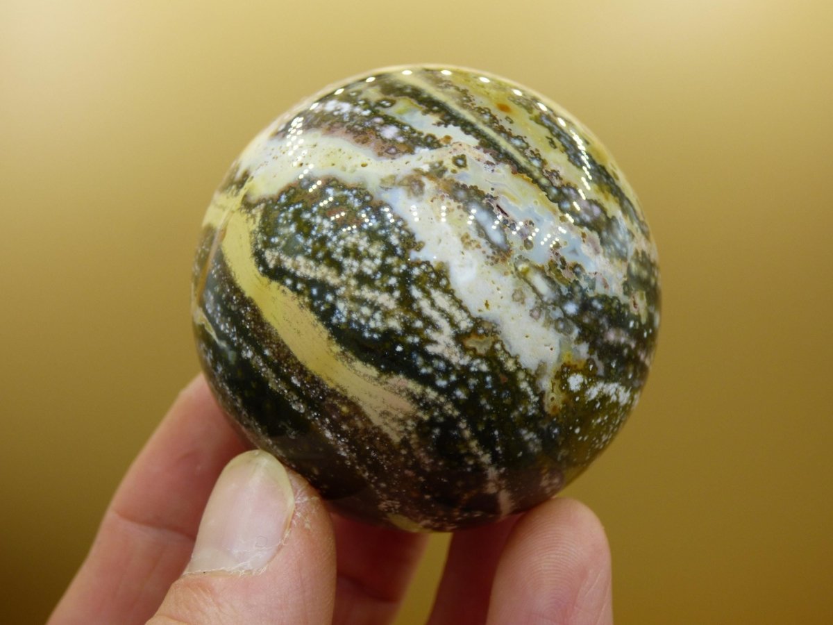 8 Adern Ocean Jaspis Orbicular grün gelb weiß Edelstein Kugel Rarität Natur Heilstein Deko Kristall Geschenk Er Sie Mann Frau Energie Selten - Art of Nature Berlin