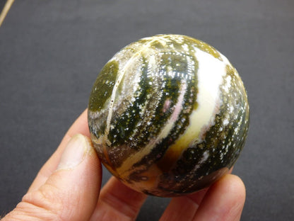 8 Adern Ocean Jaspis Orbicular grün gelb weiß Edelstein Kugel Rarität Natur Heilstein Deko Kristall Geschenk Er Sie Mann Frau Energie Selten - Art of Nature Berlin