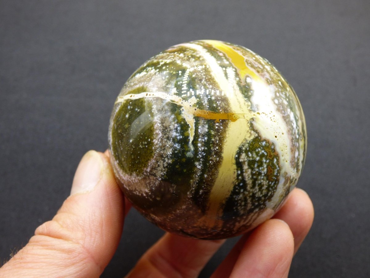 8 Adern Ocean Jaspis Orbicular grün gelb weiß Edelstein Kugel Rarität Natur Heilstein Deko Kristall Geschenk Er Sie Mann Frau Energie Selten - Art of Nature Berlin