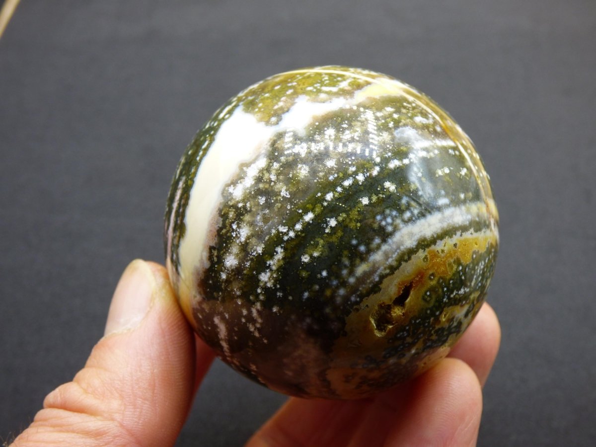 8 Adern Ocean Jaspis Orbicular grün gelb weiß Edelstein Kugel Rarität Natur Heilstein Deko Kristall Geschenk Er Sie Mann Frau Energie Selten - Art of Nature Berlin
