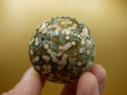 8 Adern Ocean Jaspis Orbicular grün gelb weiß Edelstein Kugel Rarität Natur Heilstein Deko Kristall Geschenk Er Sie Mann Frau Energie Selten - Art of Nature Berlin
