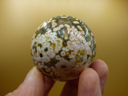 8 Adern Ocean Jaspis Orbicular grün gelb weiß Edelstein Kugel Rarität Natur Heilstein Deko Kristall Geschenk Er Sie Mann Frau Energie Selten - Art of Nature Berlin