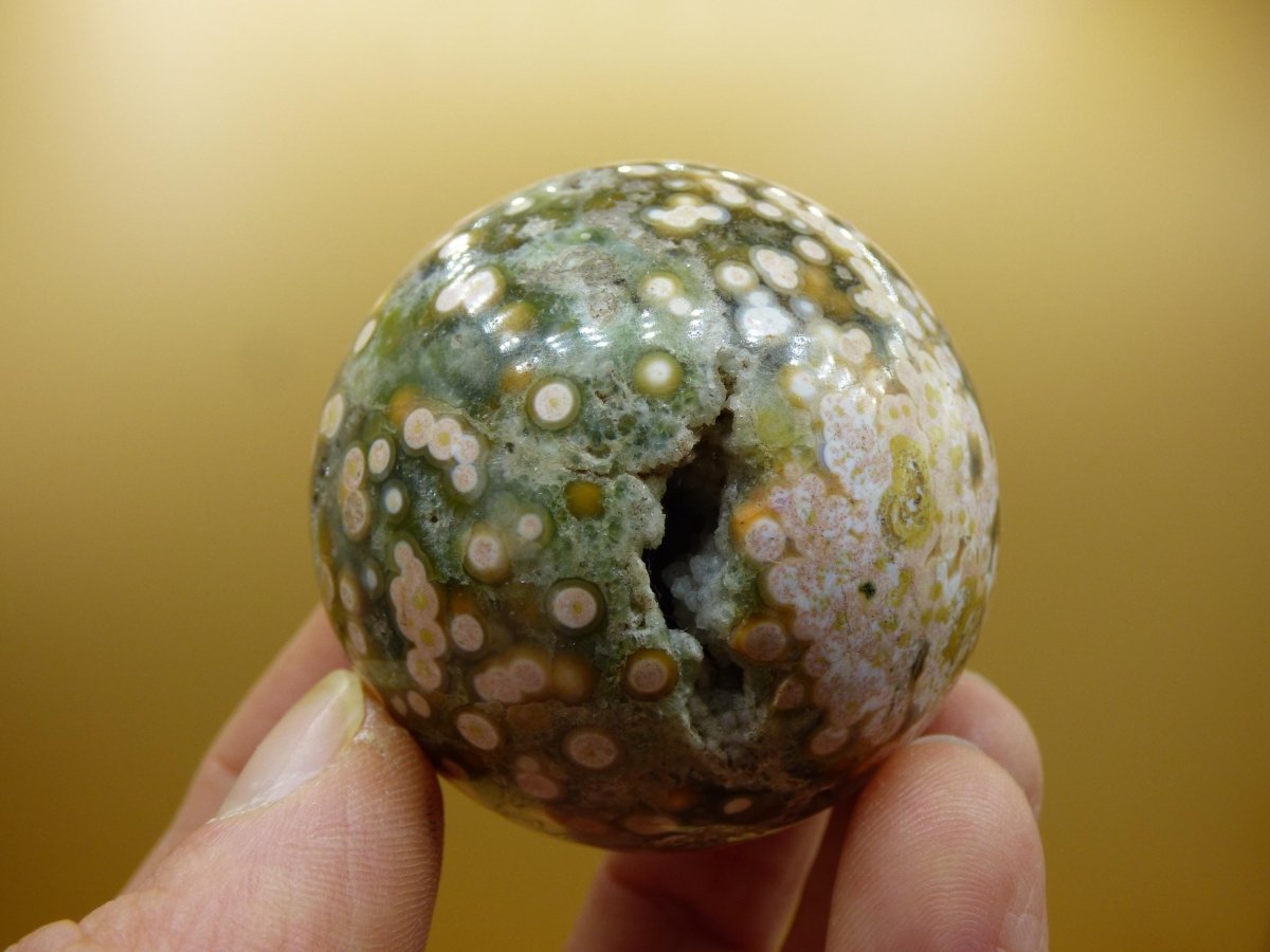 8 Adern Ocean Jaspis Orbicular grün gelb weiß Edelstein Kugel Rarität Natur Heilstein Deko Kristall Geschenk Er Sie Mann Frau Energie Selten - Art of Nature Berlin