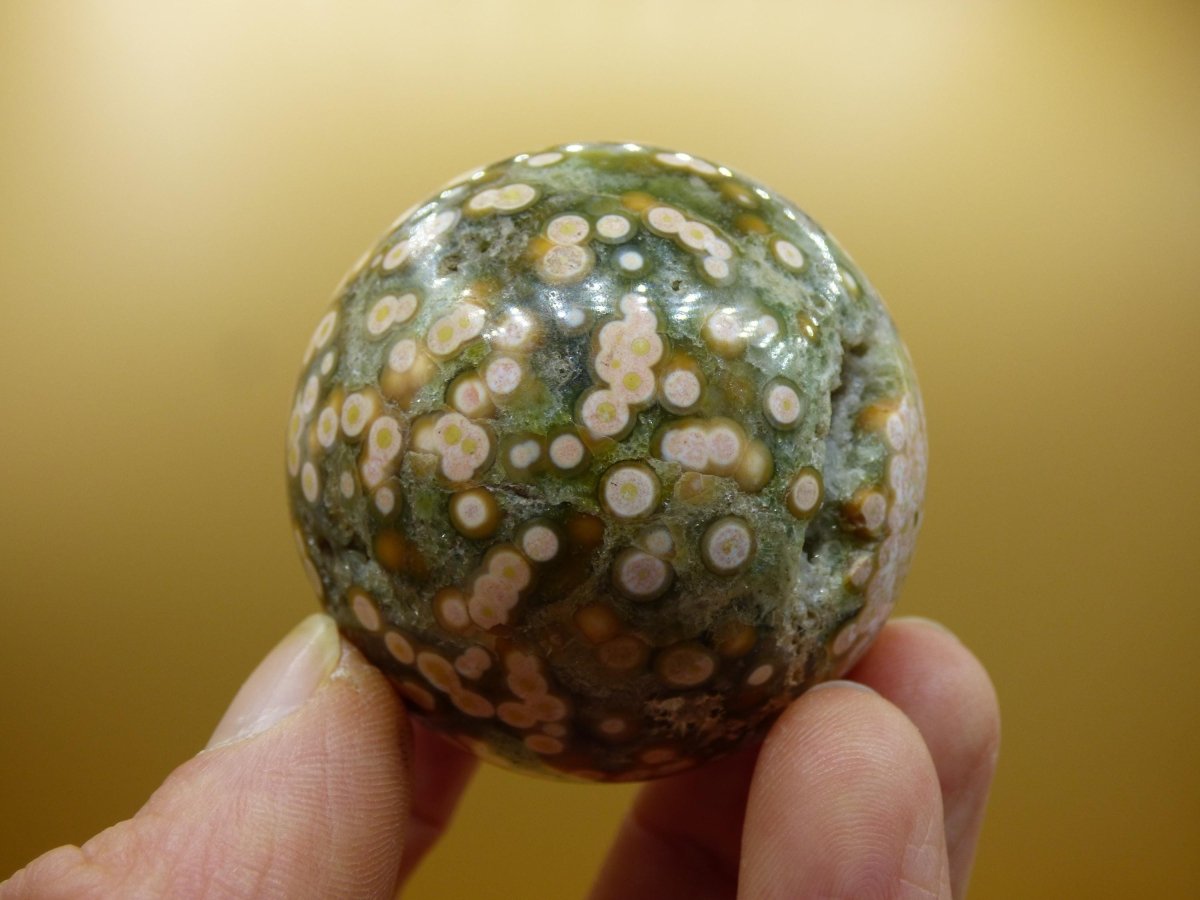 8 Adern Ocean Jaspis Orbicular grün gelb weiß Edelstein Kugel Rarität Natur Heilstein Deko Kristall Geschenk Er Sie Mann Frau Energie Selten - Art of Nature Berlin