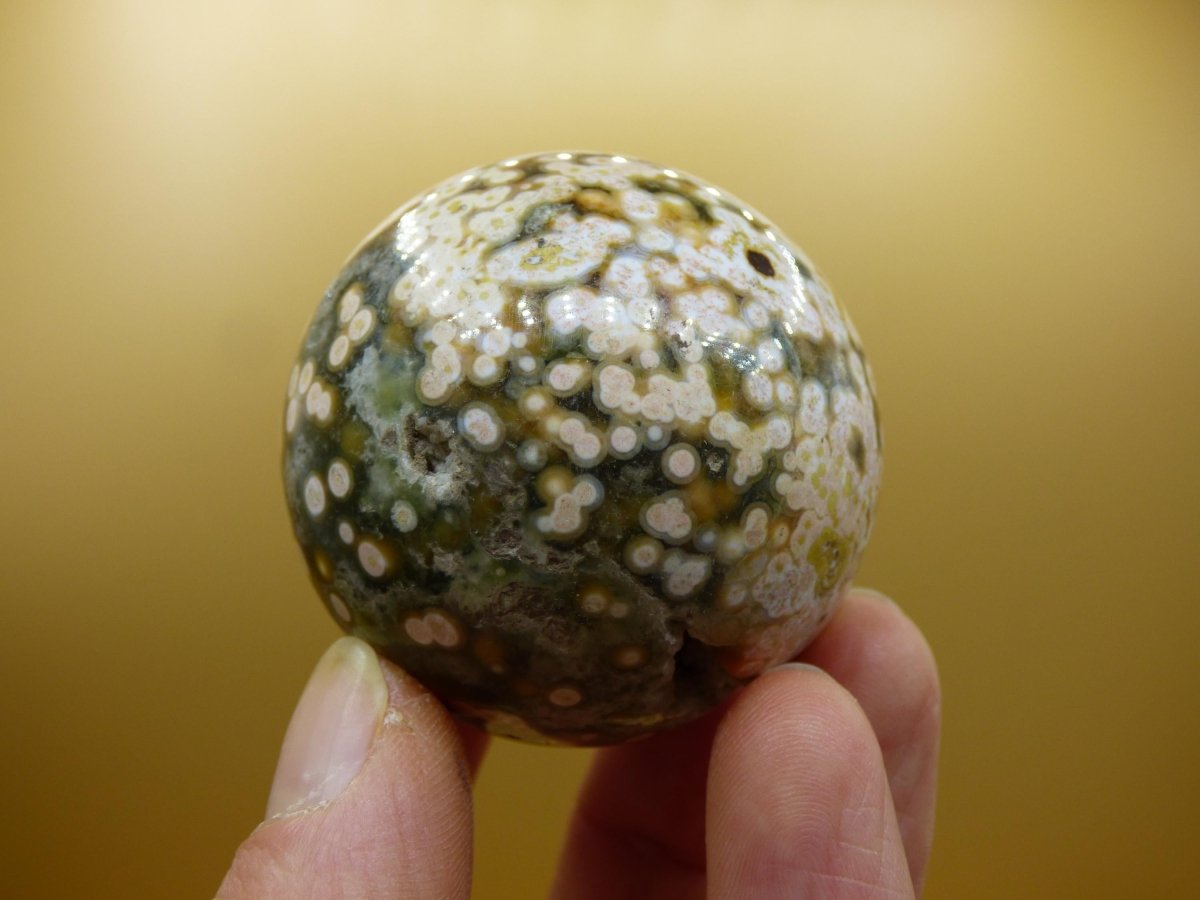 8 Adern Ocean Jaspis Orbicular grün gelb weiß Edelstein Kugel Rarität Natur Heilstein Deko Kristall Geschenk Er Sie Mann Frau Energie Selten - Art of Nature Berlin