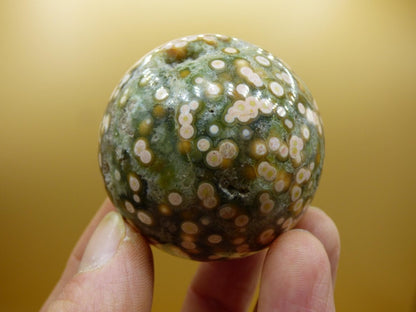 8 Adern Ocean Jaspis Orbicular grün gelb weiß Edelstein Kugel Rarität Natur Heilstein Deko Kristall Geschenk Er Sie Mann Frau Energie Selten - Art of Nature Berlin