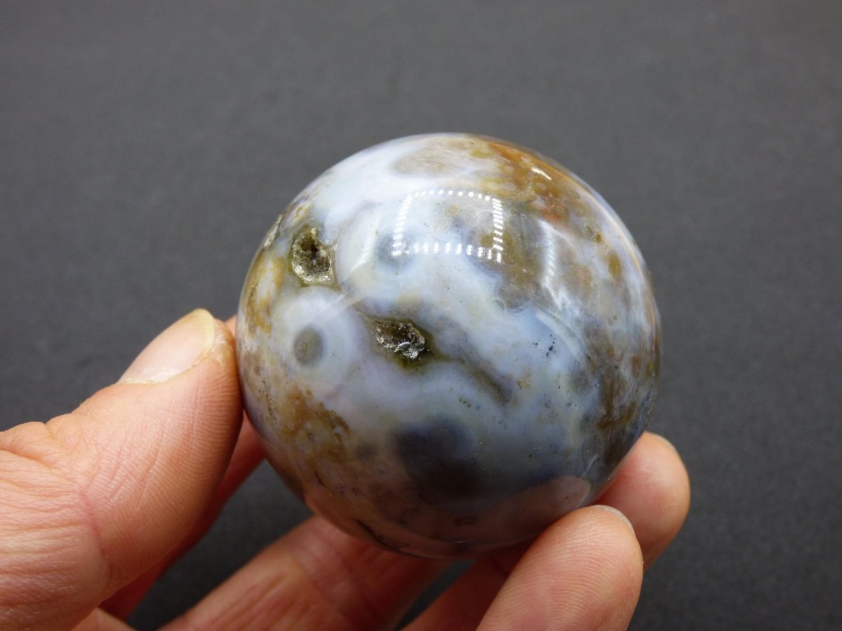8 Adern Ocean Jaspis Orbicular weiß - Edelstein Kugel Rarität Natur Heilstein Deko Kristall Geschenk Er Sie Mann Frau Haus Energie Selten - Art of Nature Berlin